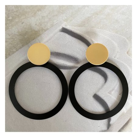 Oorbellen cirkel mat zwart