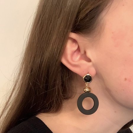 Oorbellen rond mat zwart