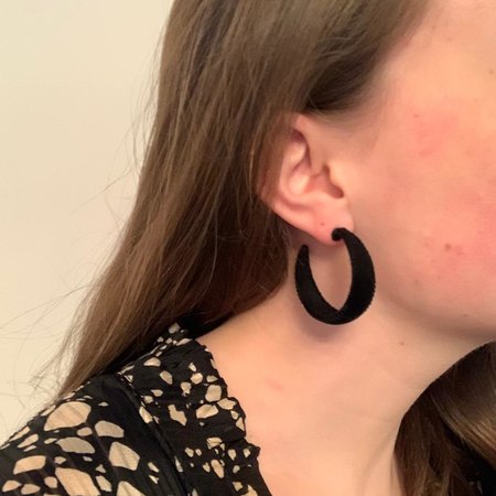 Oorbellen velvet zwart